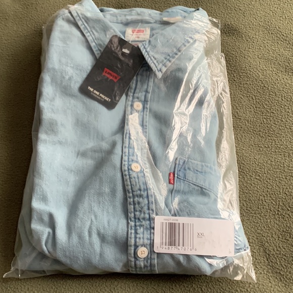 NWT Levi’s blue, short sleeve button up. Labeled XXL, more like large. - Picture 5 of 5